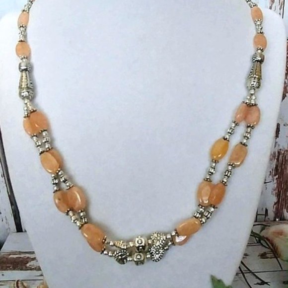 Glowing Agate & Silver Necklace - Picture 2 of 6